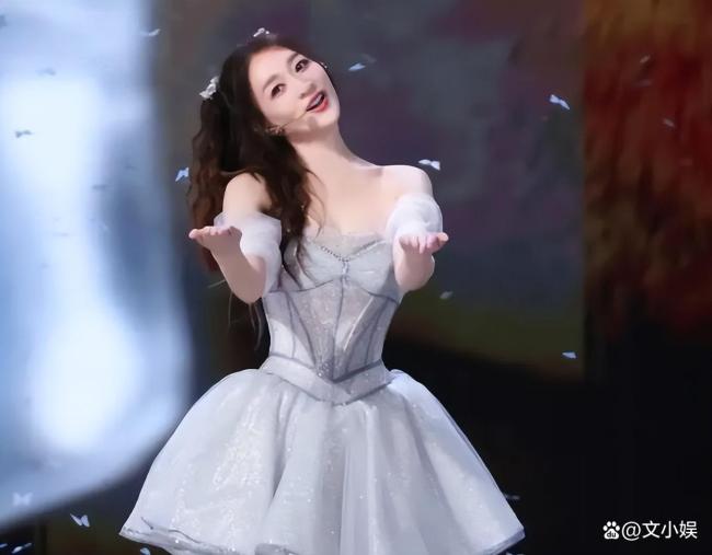 李小冉哭了两晚上 舞台背后的真与韧