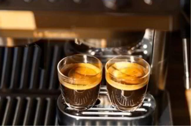 “去水全冰”成今年喝咖啡最野点单 年轻人的新宠