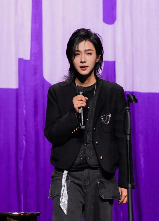演员自曝曾在泼水节被泼热水 不文明行为需警惕