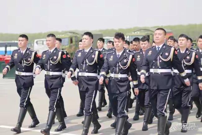 沈阳铁骑合练上千次只为英雄回家路 最高礼仪迎忠魂