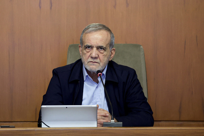 伊朗总统称欢迎对话 美实施封锁是谈判主要障碍