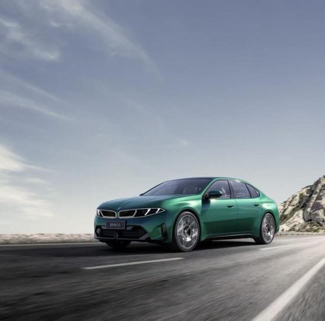 两款长轴距版宝马新世代车型首发 电动智能新篇章