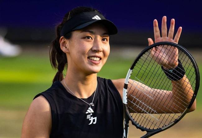 惨遭逆转！中国姑娘“吞蛋”引热议