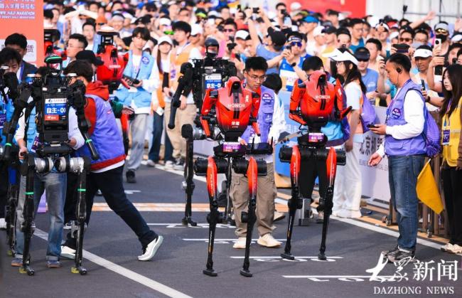中国机器人强在哪 自主导航引领未来