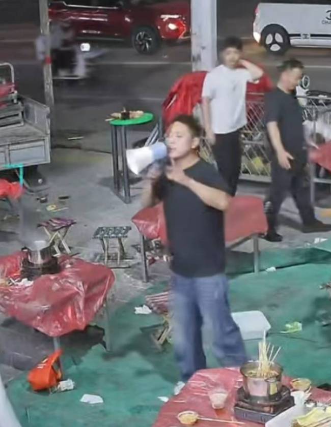 大喊不用结账的摊主爆单了 暖心善举获赞