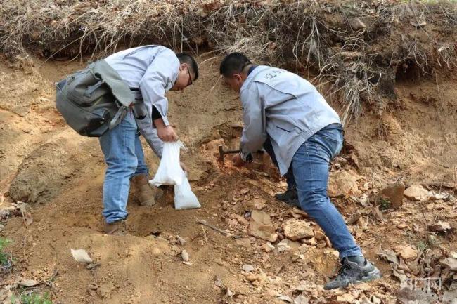 男童疑发现金矿所在地加强保密管理 好奇心引发勘查热潮