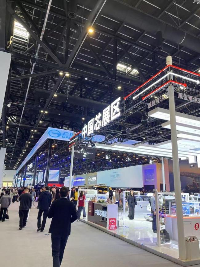 感受北京车展超燃现场 车企巨头齐聚首秀新技术