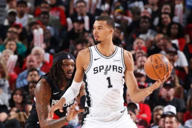 马刺3比1开拓者