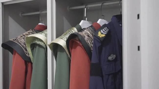 临安古风“女侍卫”巡街 95后女侠护古城