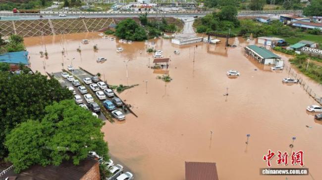 超级特大暴雨突袭广西钦州
