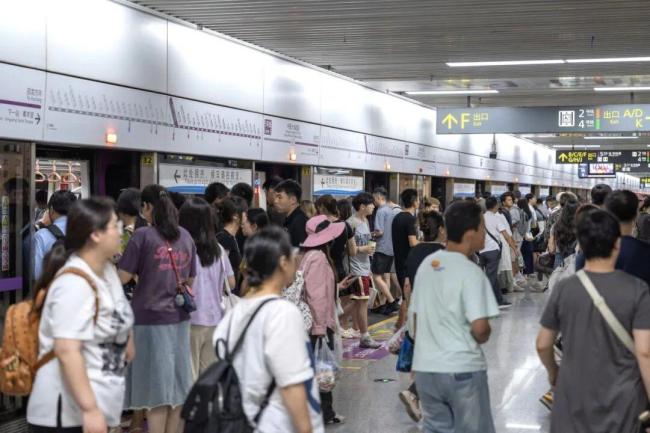 “五一”成都地铁延时运营安排来了 满足假期出行需求