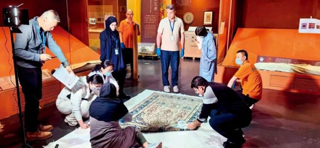 轰炸中,伊朗国宝来到中国 文物见证历史时刻