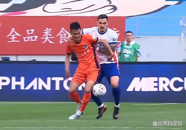 韩鹏危险！一场惨败惹怒球迷，仅8轮被喊下课，昔日情分荡然无存 三中卫战术成败笔