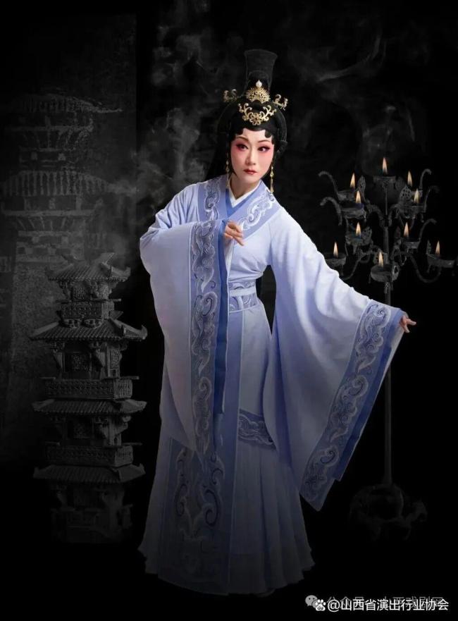 晋城上党梆子又拿大奖 李丹荣获白玉兰配角奖