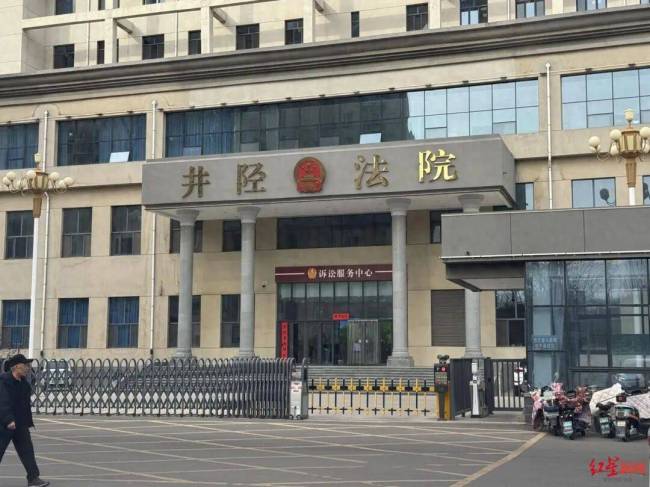 公职人员4万购入黄永玉假画卖180万