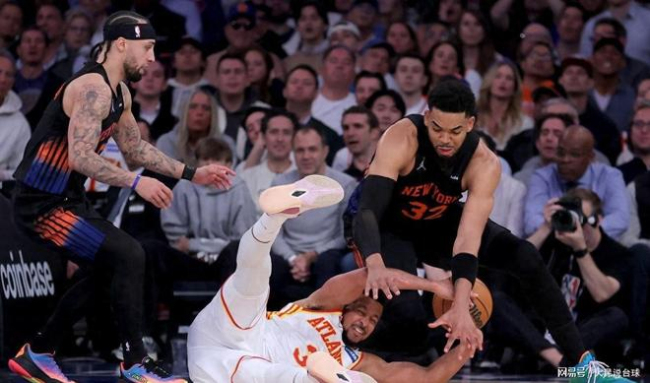 尼克斯大胜老鹰夺赛点