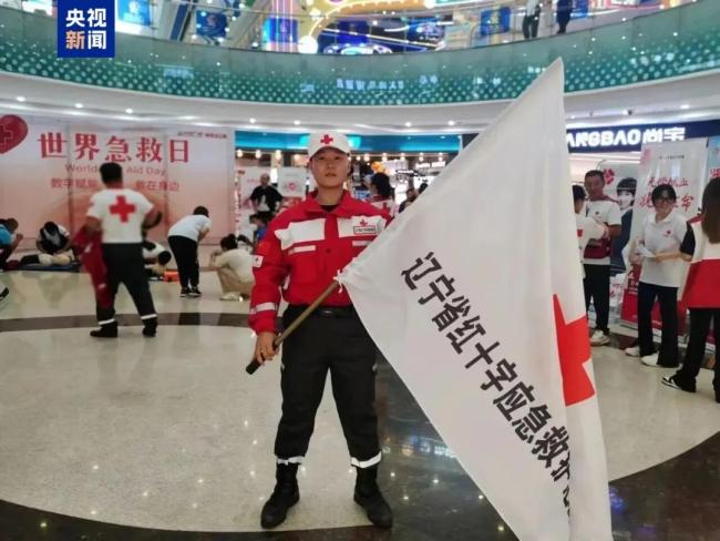 獲獎名單上 他的名字被加上了方框 英雄的青春永遠定格