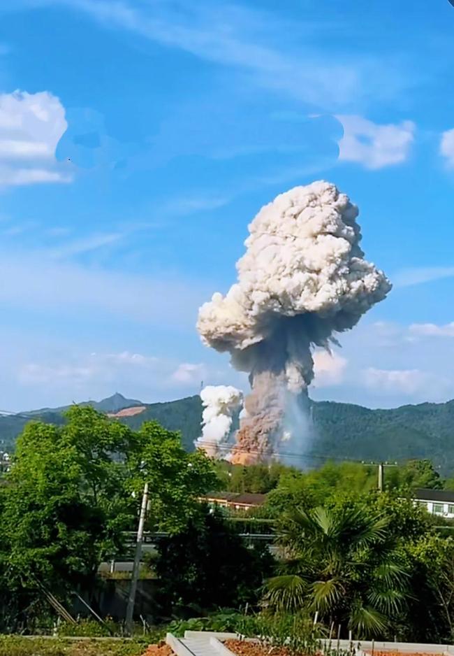 浏阳烟花厂爆炸事故新闻发布会 安全警钟再响