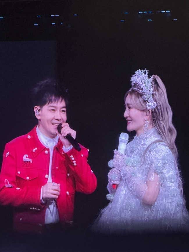 谢娜请儿时偶像林志颖当嘉宾 演唱会星光熠熠