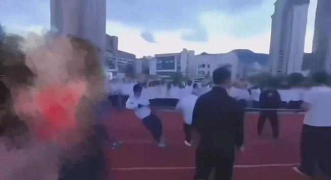 官方通报“副校长辱骂女生” 涉事者已停职检查