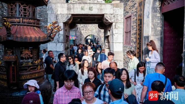 五一镇江西津渡接待近30万人次 文体旅融合引爆假日经济