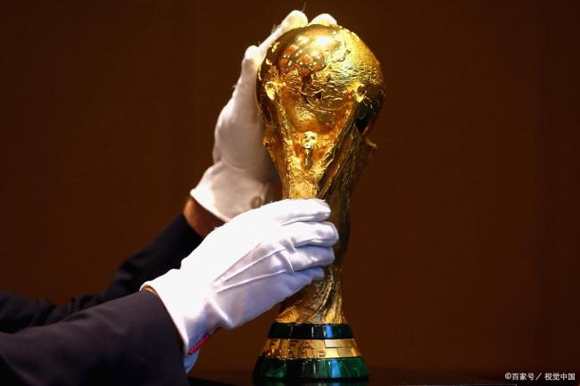 世界杯中国赞助商已投入超5亿美元 FIFA双标引发争议