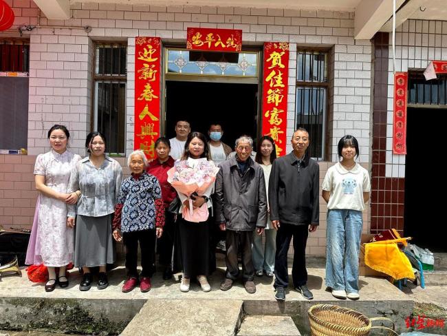 丈夫刷视频助妻子寻回亲姐 姐妹团聚感动人心