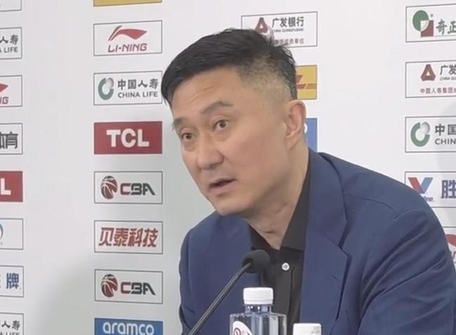 杜锋：北京投出56%三分命中率 我们只有32%稍微好一点效果就不一样