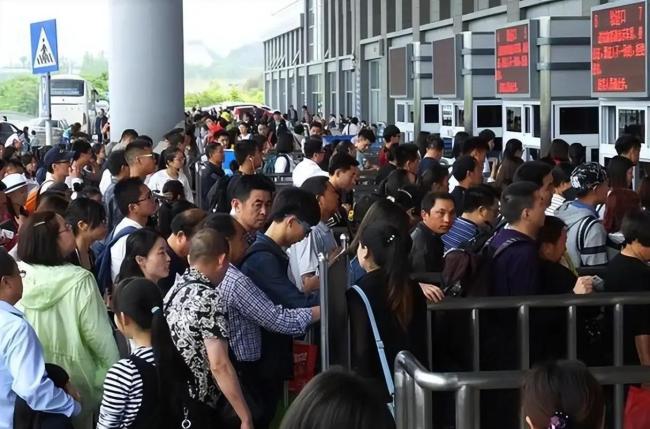 逃离5A景区的游客涌向“差评小店”