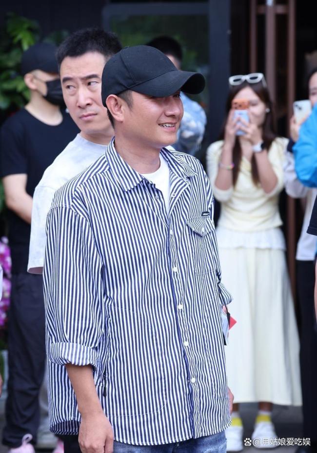 文章面馆正式营业 明星老板亲迎宾客
