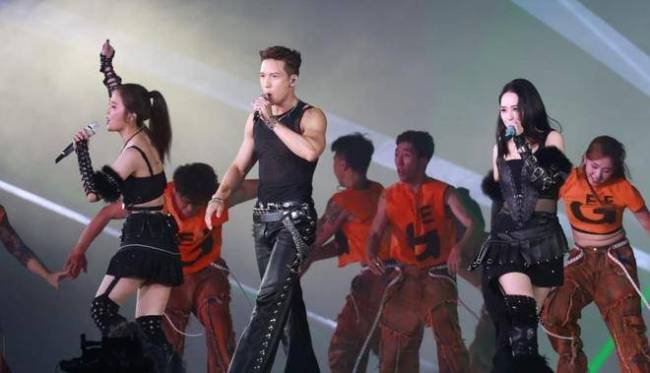 英皇25周年庆容祖儿出场引爆全场 星光妍丽音乐盛宴