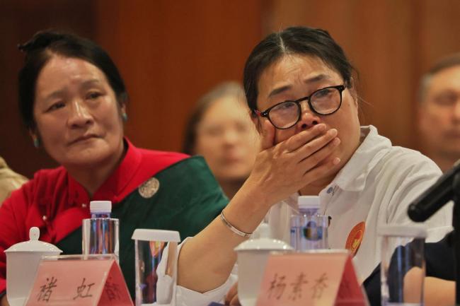 三位烈士母亲在北京相聚 致敬英烈家国大爱