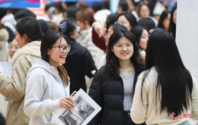 “百日行动”进校园 精准服务促就业