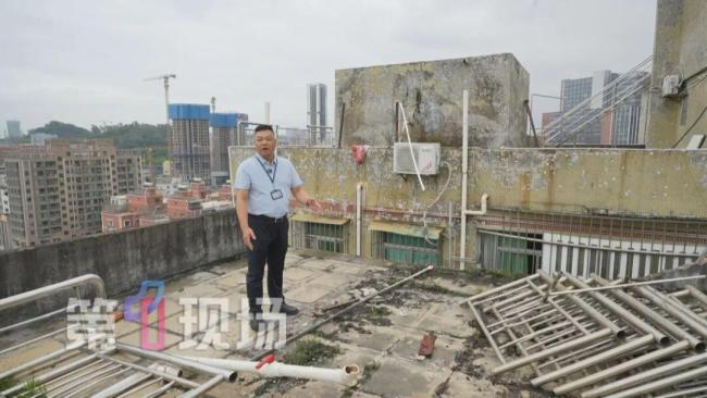 深圳巨型水箱从14楼坠落无人伤亡 深夜巨响惊醒居民