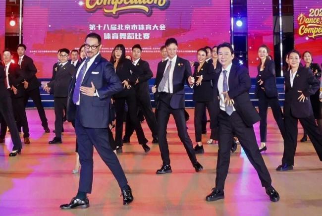 沙溢和老师“法拉利大叔”合拍跳舞 舞姿获认可