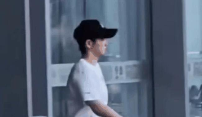 国乒大部队抵达北京首都机场