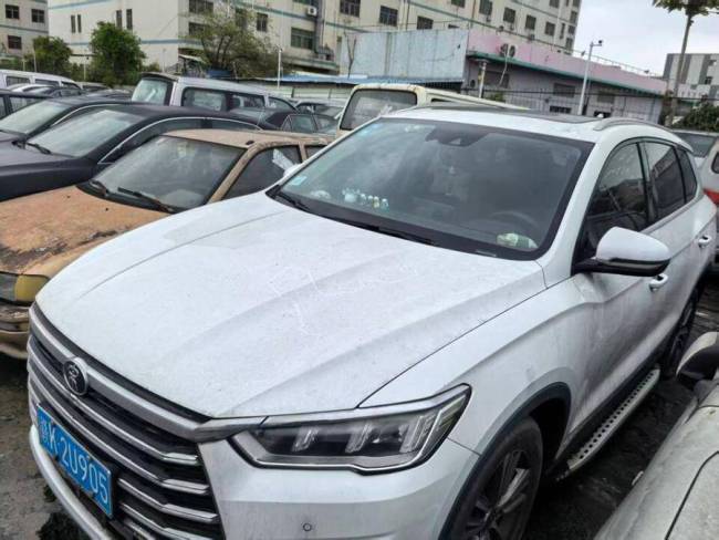 涉刑比亚迪汽车1元起拍 已有4人报名 车辆曾多次流拍