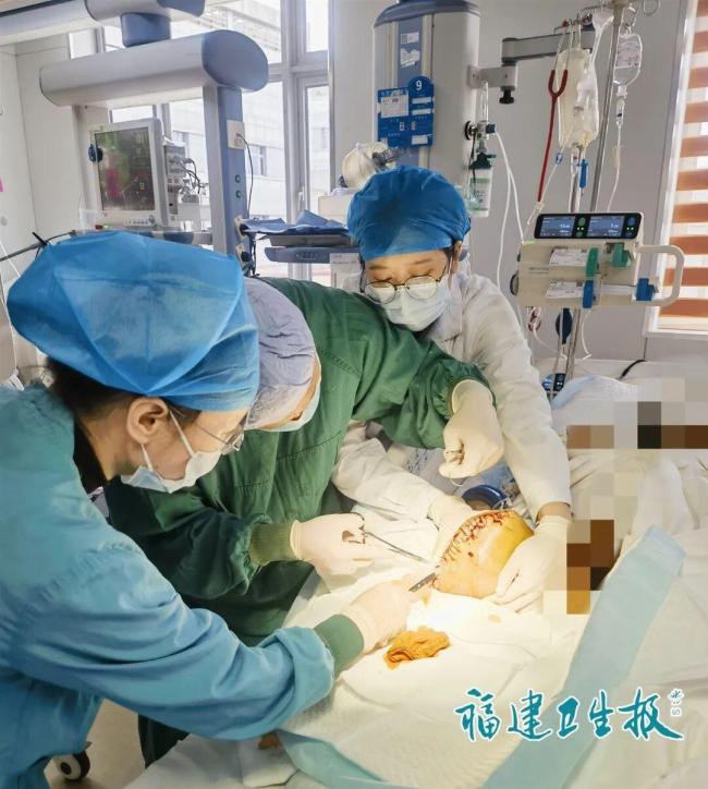 女子心脏停跳9小时 医护抢救44天 生死边缘的奇迹