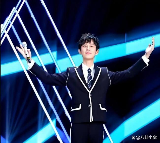 何炅要开演唱会？工作室回应 轻松辟谣引发关注