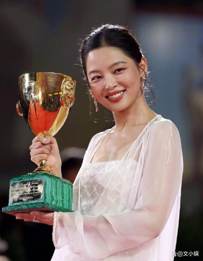 辛芷蕾出演好莱坞传记片黄柳霜 致敬传奇女星