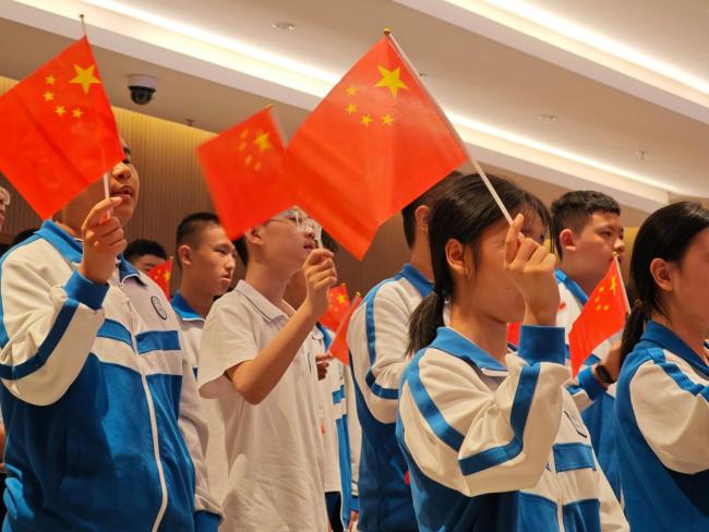 红色宣讲带学生重温“不朽的征程” 长征精神激荡青春使命