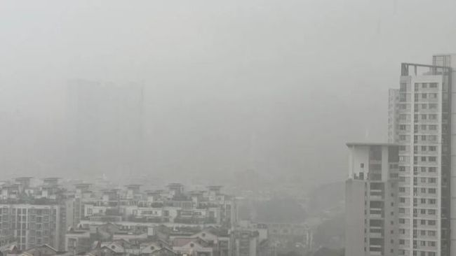 广东多地极端强降雨 潮汕城区现内涝 暴雨预警持续升级