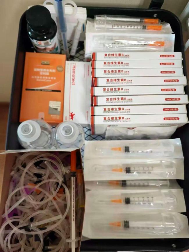 每月花500灵为猫续命，10年北漂重新审视独居生活：孤独与成长的代价