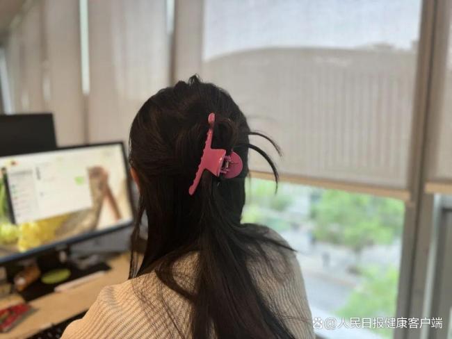 别拔 白头发或还能重新变黑 压力减缓有助逆转