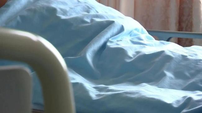 男子抛弃妻女13年回归后起诉女儿 索要拆迁补偿与赡养费