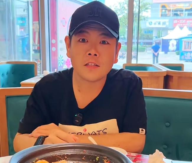 网红小胖面目大变 从演员到咖啡店雇主