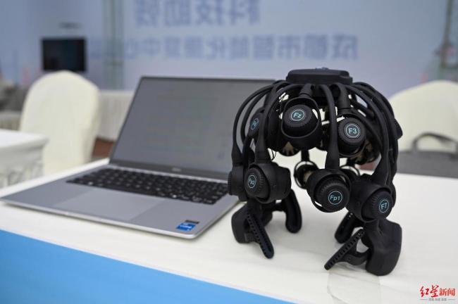 成都助残日“黑科技”上线 科技助残温暖人心