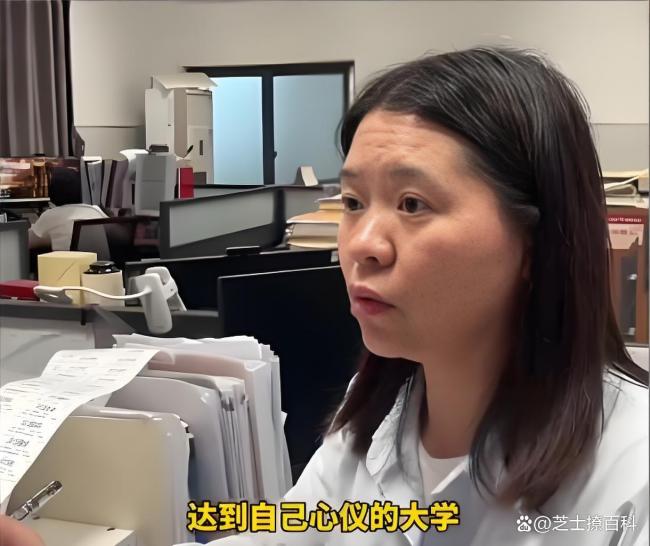 90后高三班主任两鬓已斑白 责任与付出的见证