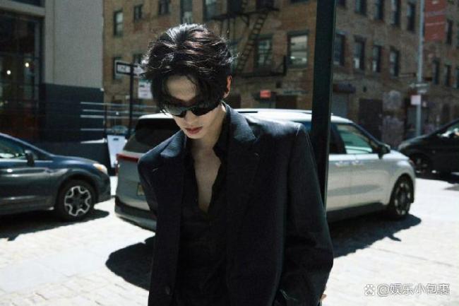张凌赫gucci大秀登美趋第一 内地男演员新突破