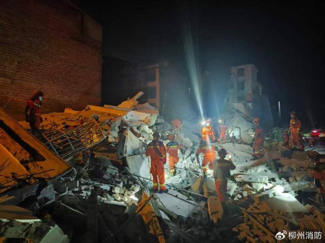 直击柳州地震救援现场 最后一名被困者获救